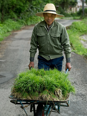 Yuzurihara Japan village elderly farmers with flexible joints